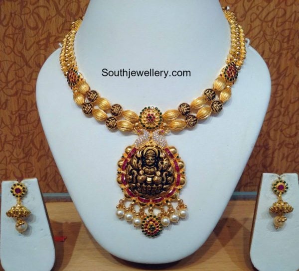 antique_gold_lakshmi_necklace