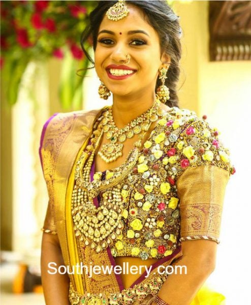 hanisha-gold-jewellery-pellikuthuru-function