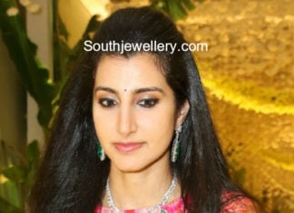 nara brahmani diamond emerald necklace