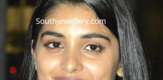 nivetha thomas pearl choker