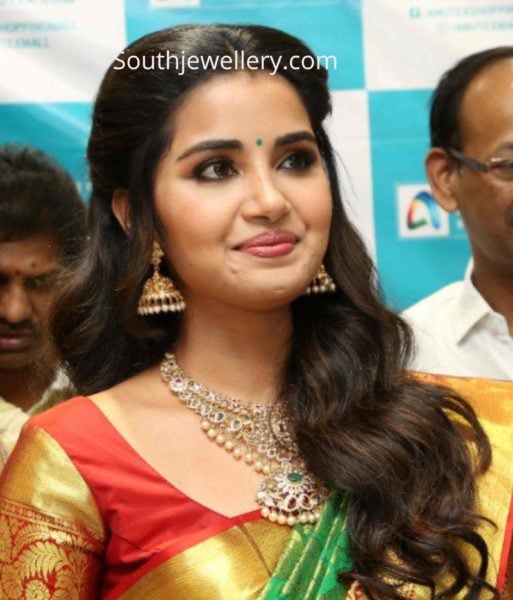 anupama parameswaran diamond jewellery