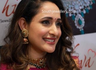 pragya jaiswal in hiya jewellery