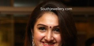 sridevi vijaykumar in diamond ruby necklace set (1)