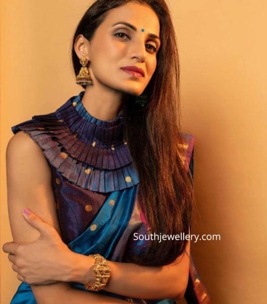 shilpa reddy gold jhumkas and nakshi kada