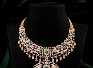 vlosed setting diamond necklace