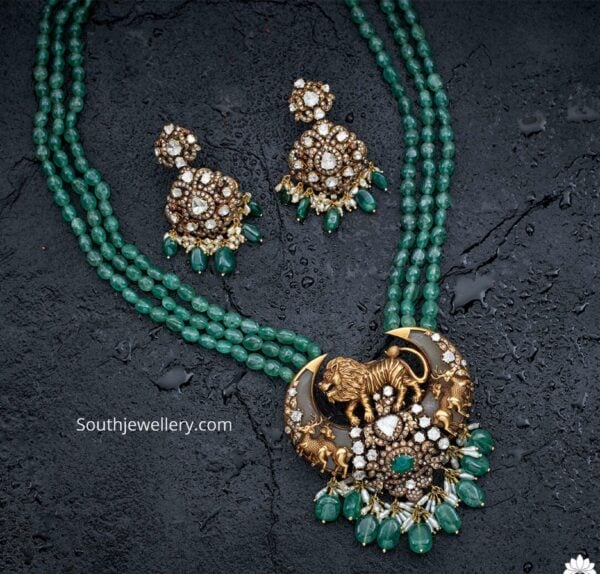 emerald beads necklace with puligoru pendant