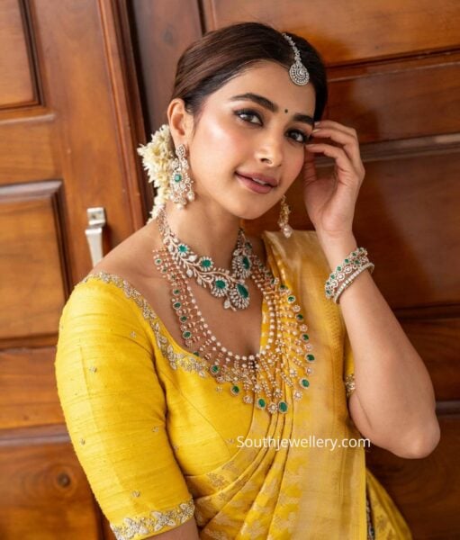 pooja hegde diamond jewellery (1)